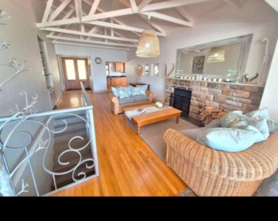 To Let 4 Bedroom Property for Rent in Onrus Western Cape
